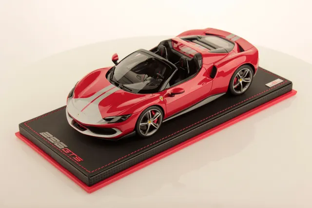 mr-collection-models-ferrari-296-gts-1-18-miniature-auto-de-collection image 1