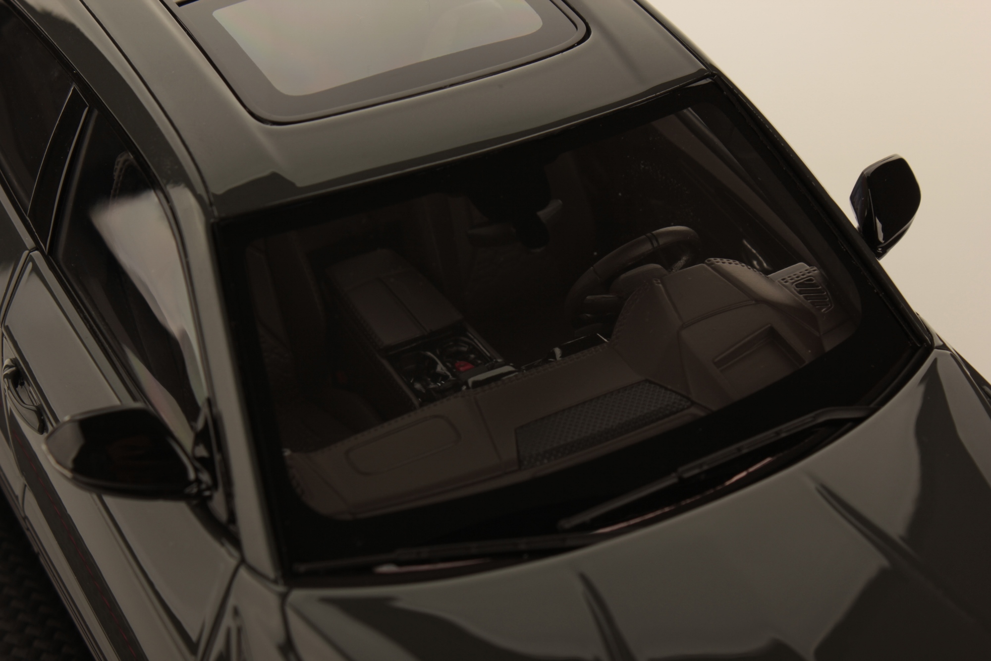mr-collection-models-lamborghini-urus-s-1-18-miniature-auto-de-collection image 7