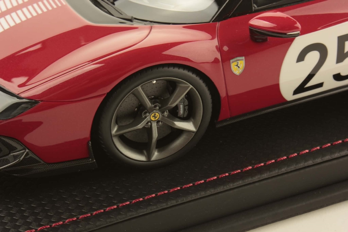 mr-collection-models-ferrari-849-testarossa-1-18-2 image 5