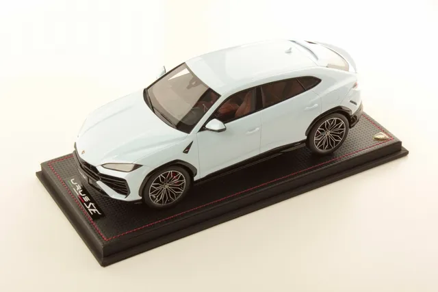 mr-collection-models-lamborghini-urus-se-1-18-miniature-super-suv image 1