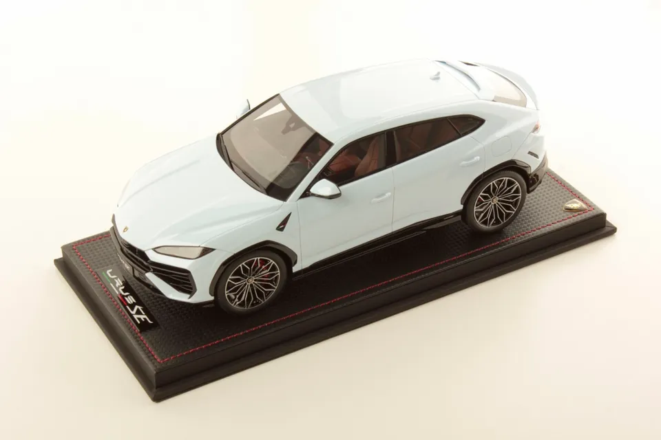 mr-collection-models-lamborghini-urus-se-1-18-miniature-super-suv image 1