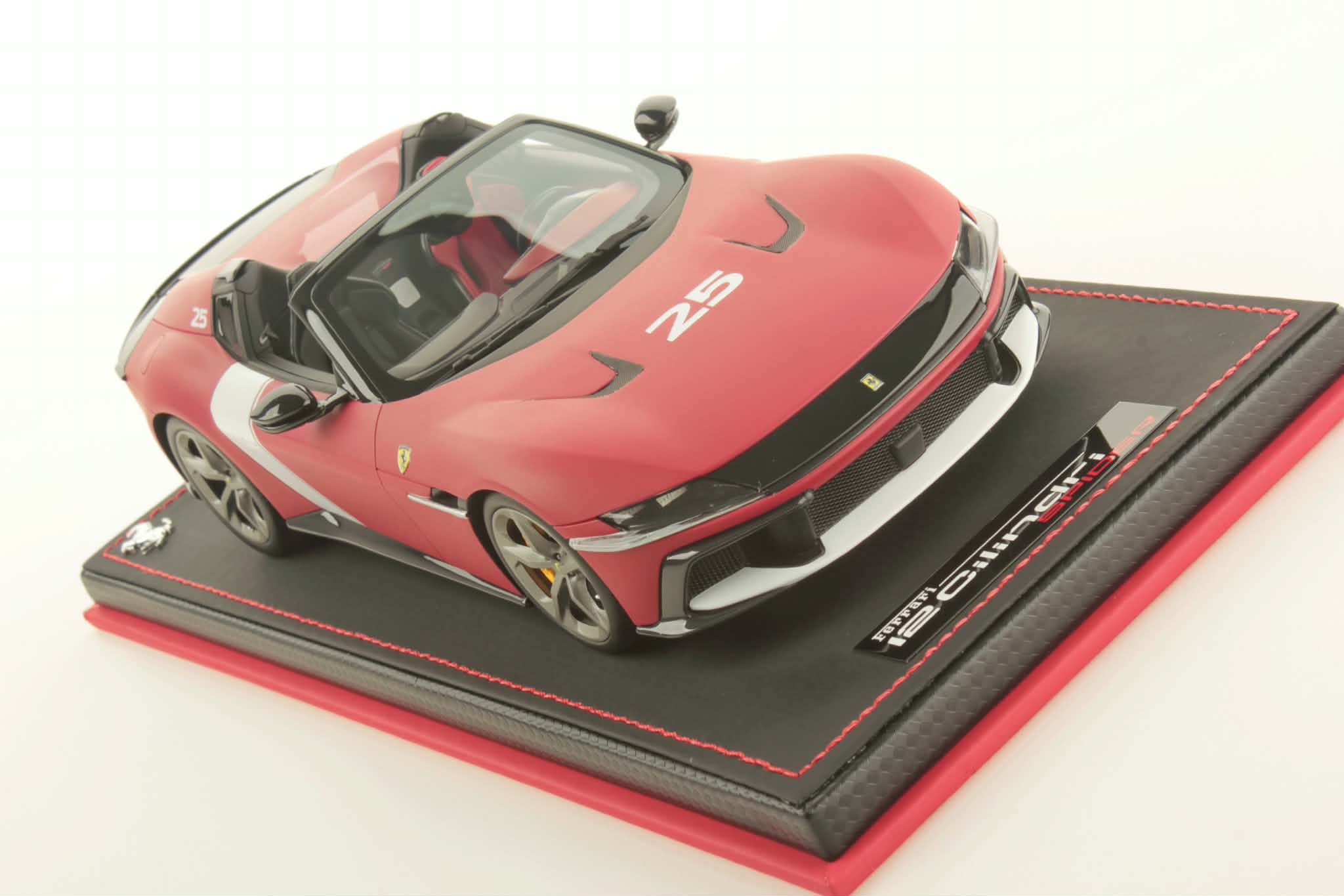 mr-collection-models-ferrari-12-cilindri-spider-miniature-auto-de-collection-1-1 image 3