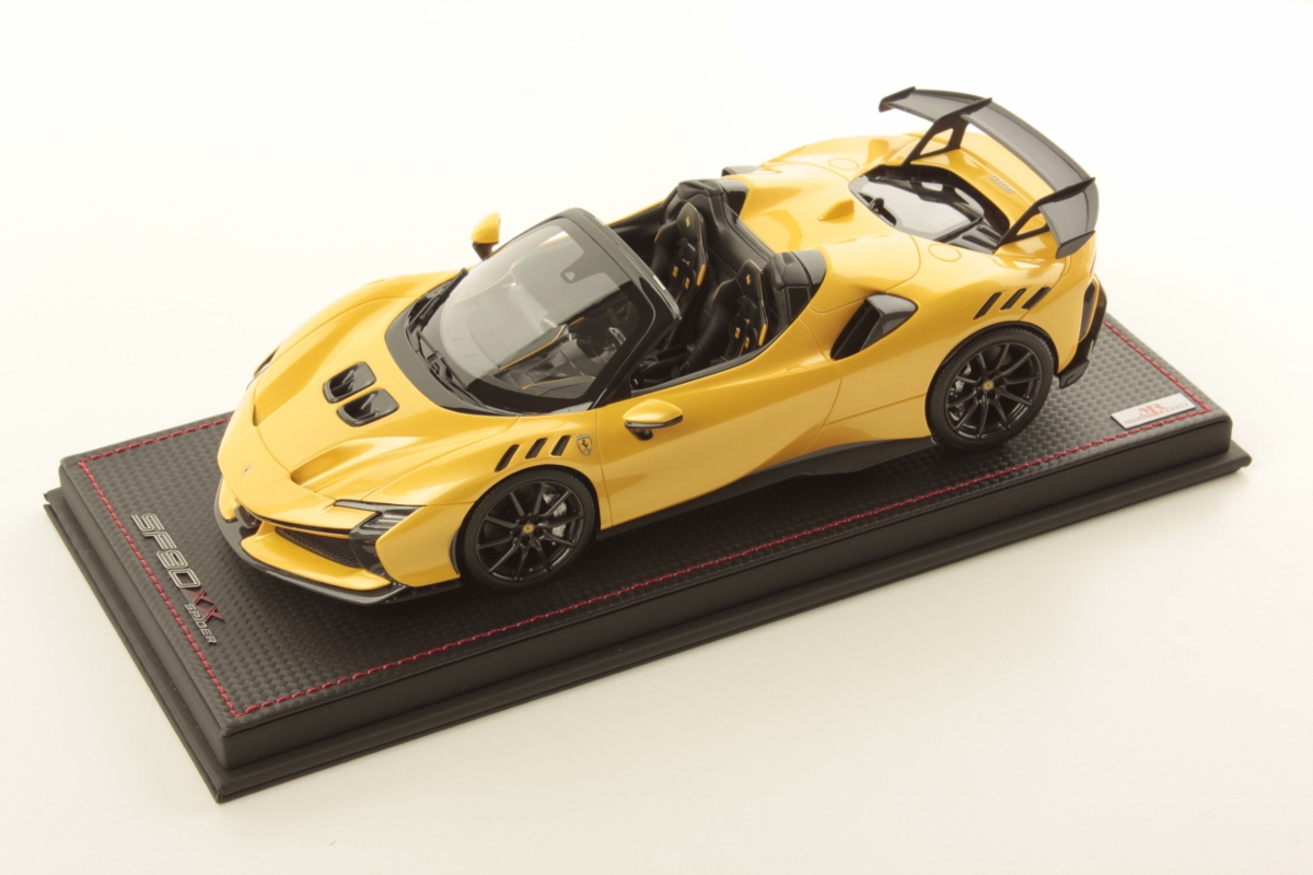 mr-collection-models-ferrari-sf90-xx-spider-miniature-auto-de-collection image 1