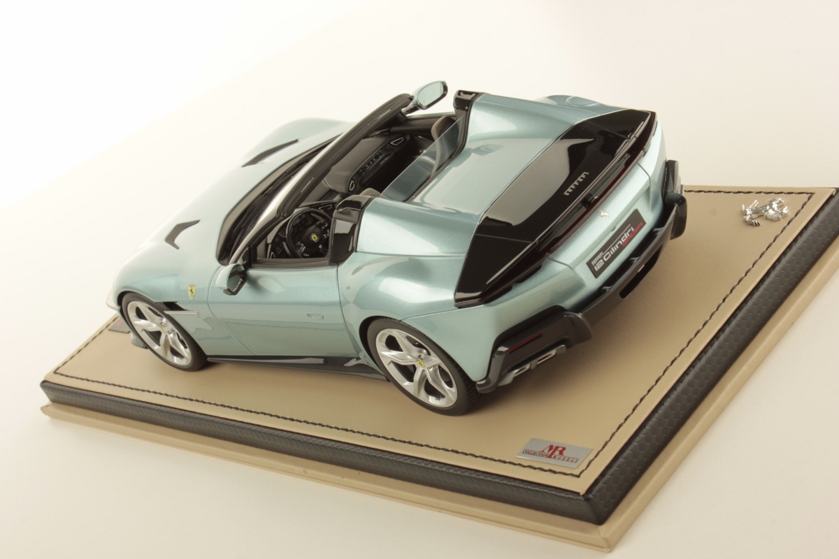 mr-collection-models-ferrari-12-cilindri-spider-miniature-auto-de-collection image 4