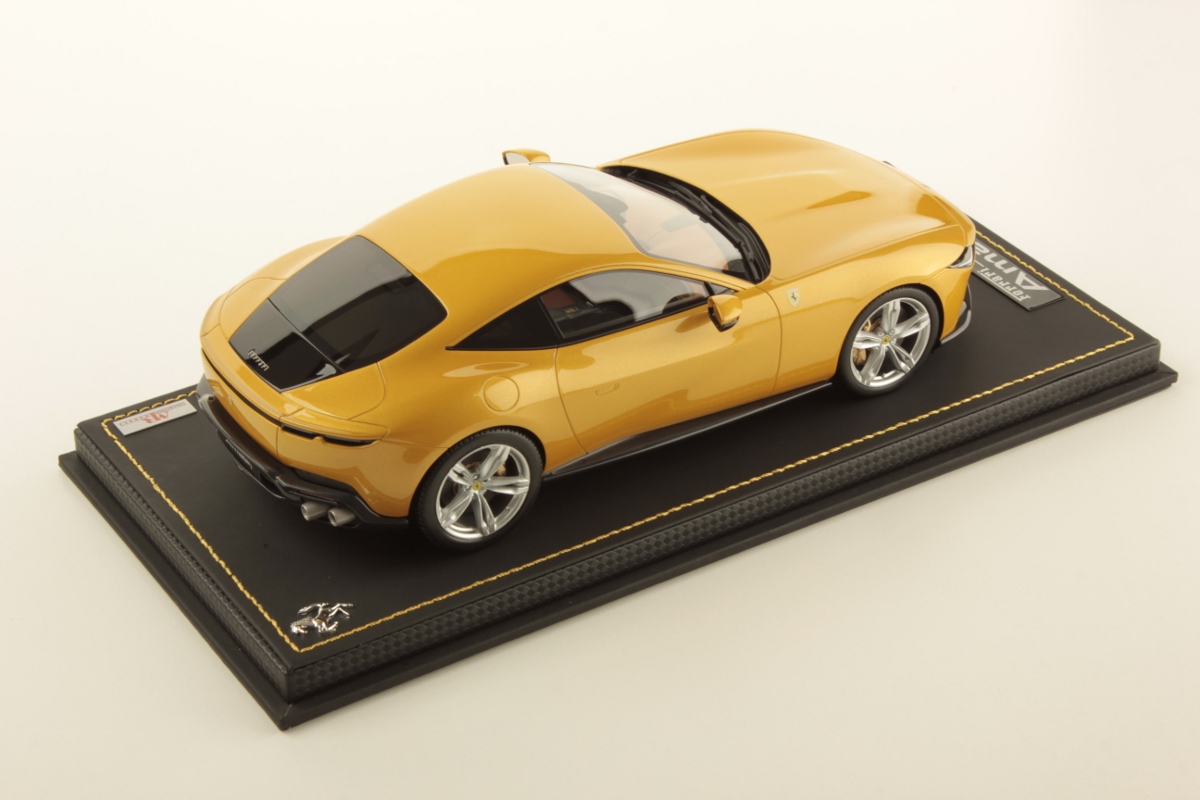 mr-collection-models-ferrari-amalfi-1-18-miniature-auto-de-collection image 2