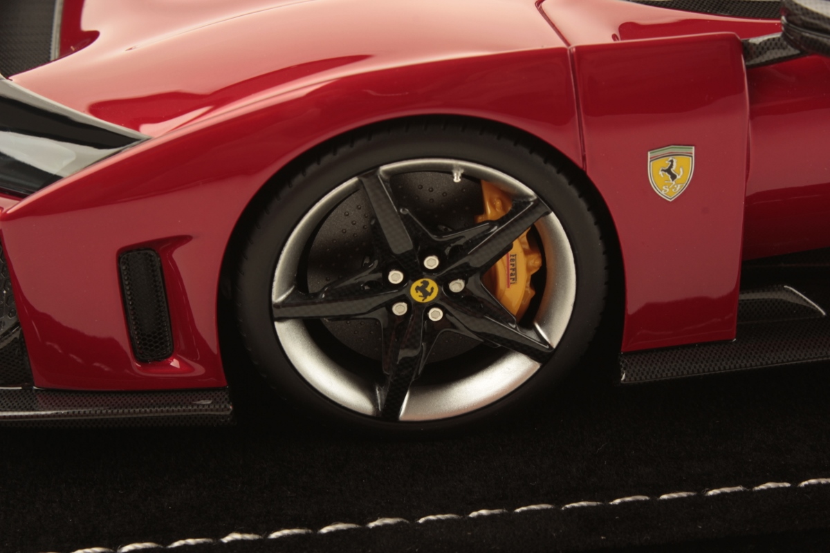 mr-collection-models-ferrari-f80-1-18-5 image 5