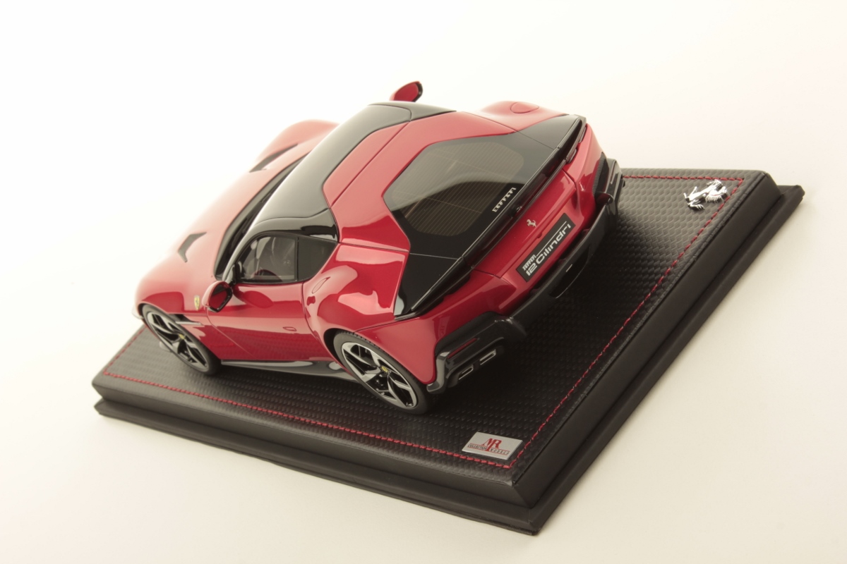 mr-collection-models-ferrari-12-cilindri-1-18-miniature-auto image 4