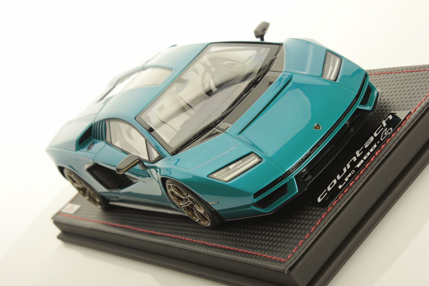 mr-collection-models-lamborghini-countach-lpi-800-4-1-18-miniature-auto-de-colle image 3