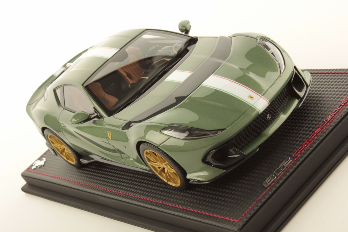 mr-collection-models-ferrari-812-competizione-1-18-miniature-auto-de-collection image 3