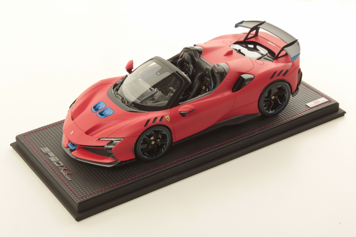 mr-collection-models-ferrari-sf90-xx-spider-miniature-auto-de-collection-d-couvr image 1