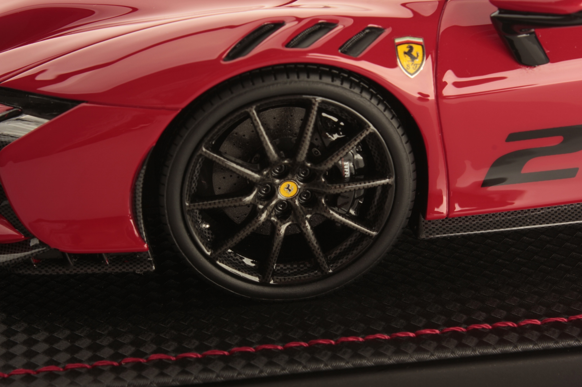 mr-collection-models-ferrari-sf90-xx-stradale-1-18-6 image 5
