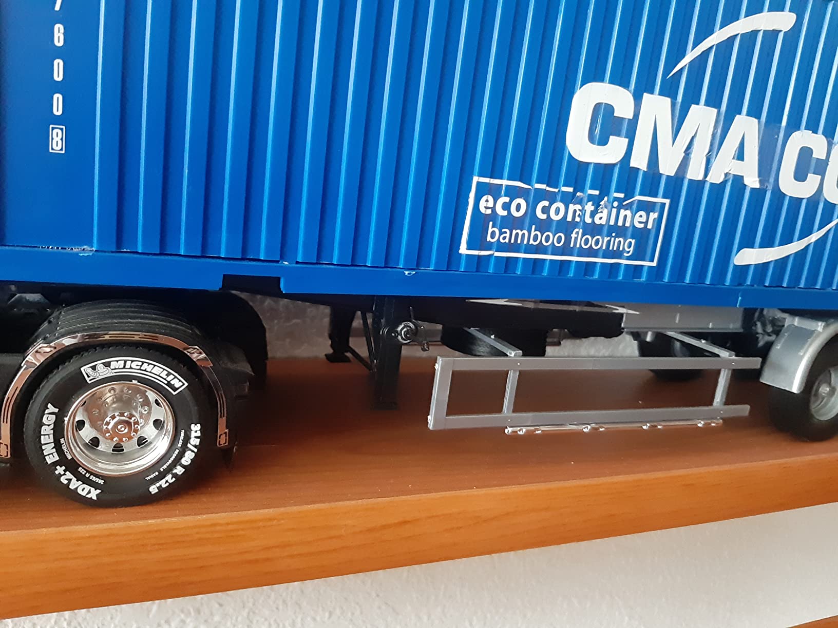 Parfaite derrière mon Scania