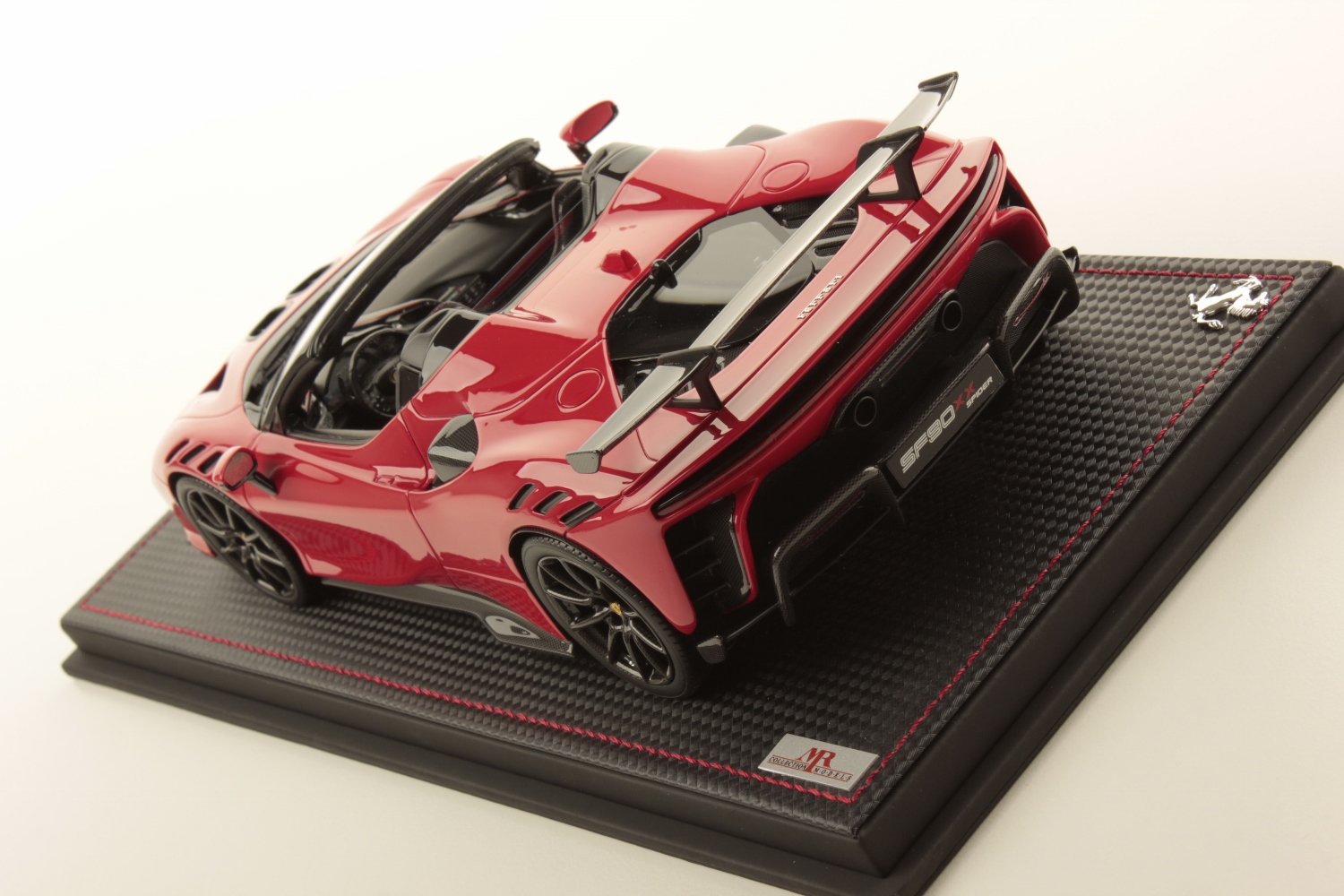 mr-collection-models-ferrari-sf90-xx-spider-1-18-miniature-auto-2 image 4