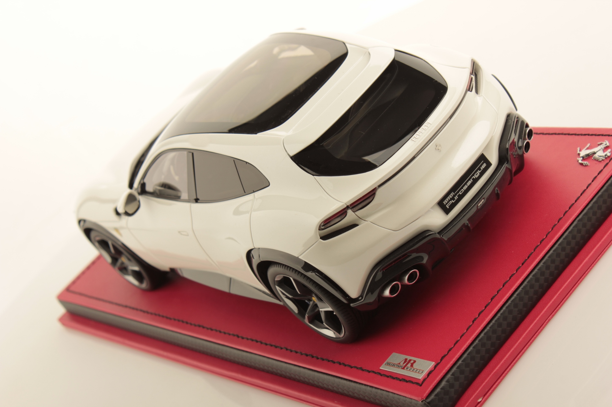 mr-collection-models-ferrari-purosangue-1-18-miniature-auto-collection image 4