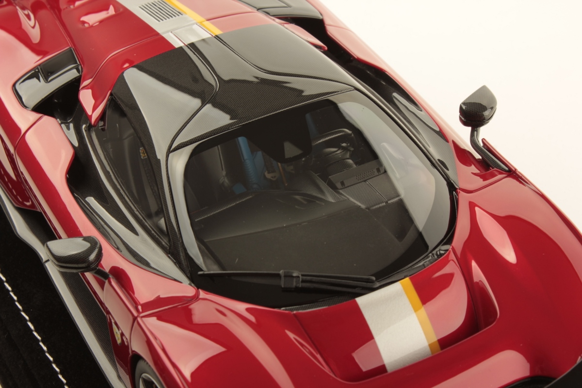 mr-collection-models-ferrari-f80-1-18-5 image 6