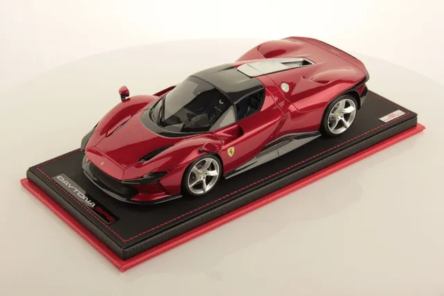 mr-collection-models-ferrari-daytona-sp3-1-18-miniature-auto-icona-v12 image 1