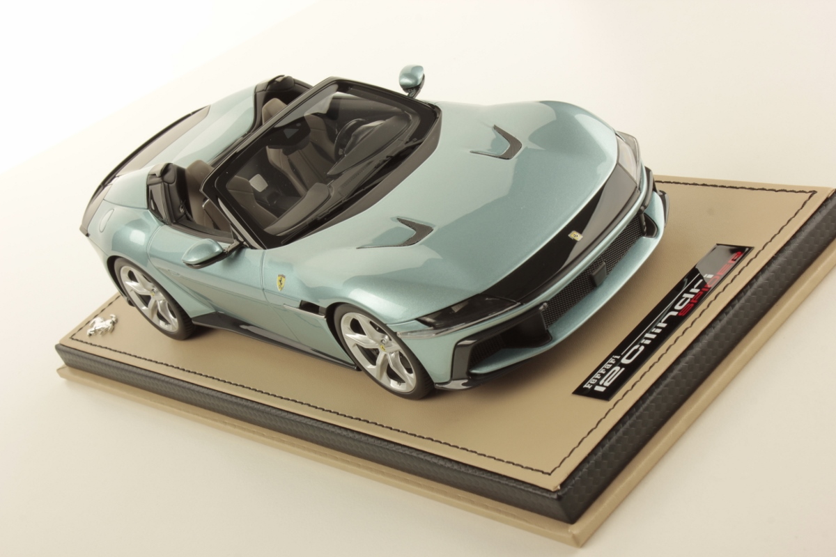 mr-collection-models-ferrari-12-cilindri-spider-miniature-auto-de-collection image 3