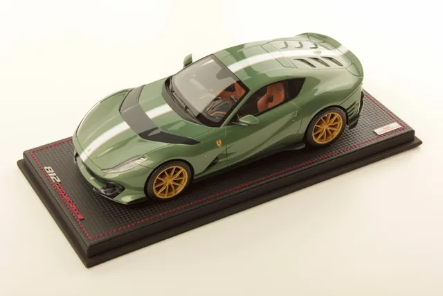 mr-collection-models-ferrari-812-competizione-1-18-miniature-auto-de-collection image 1
