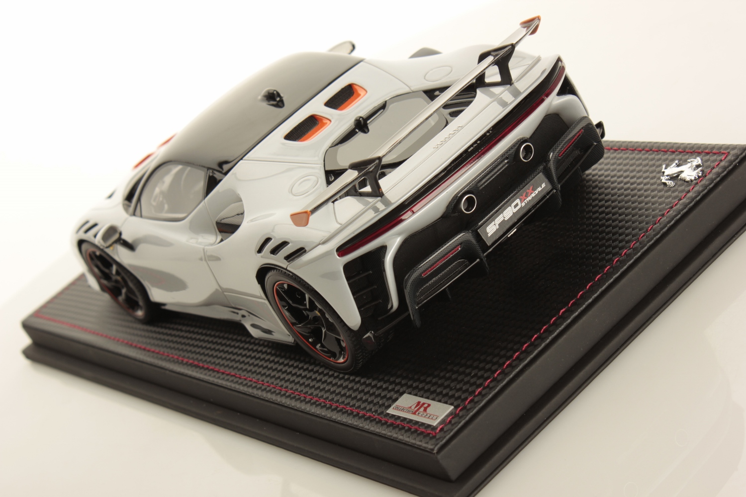 mr-collection-models-ferrari-sf90-xx-stradale-1-18-5 image 4