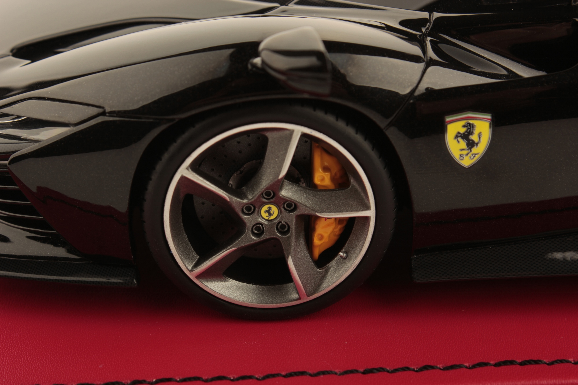 mr-collection-models-ferrari-daytona-sp3-1-18-miniature-auto-icona image 5