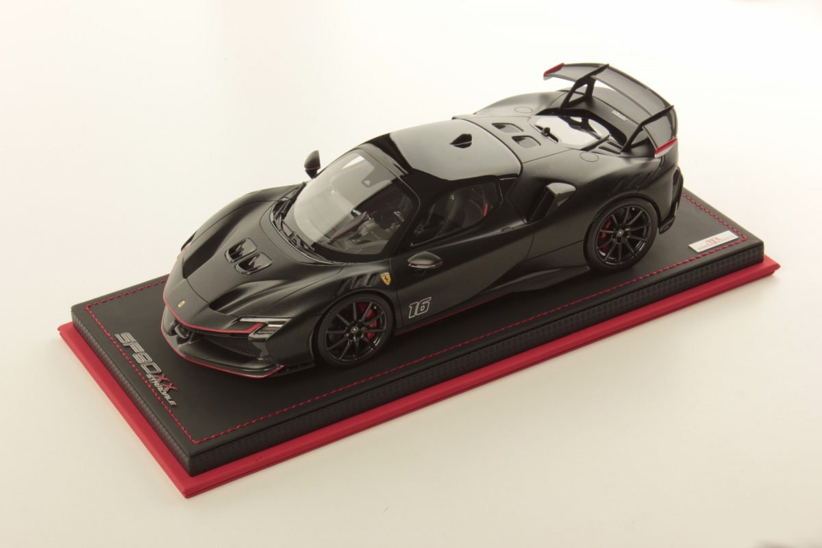 mr-collection-models-ferrari-sf90-xx-stradale-1-18-miniature-auto image 1