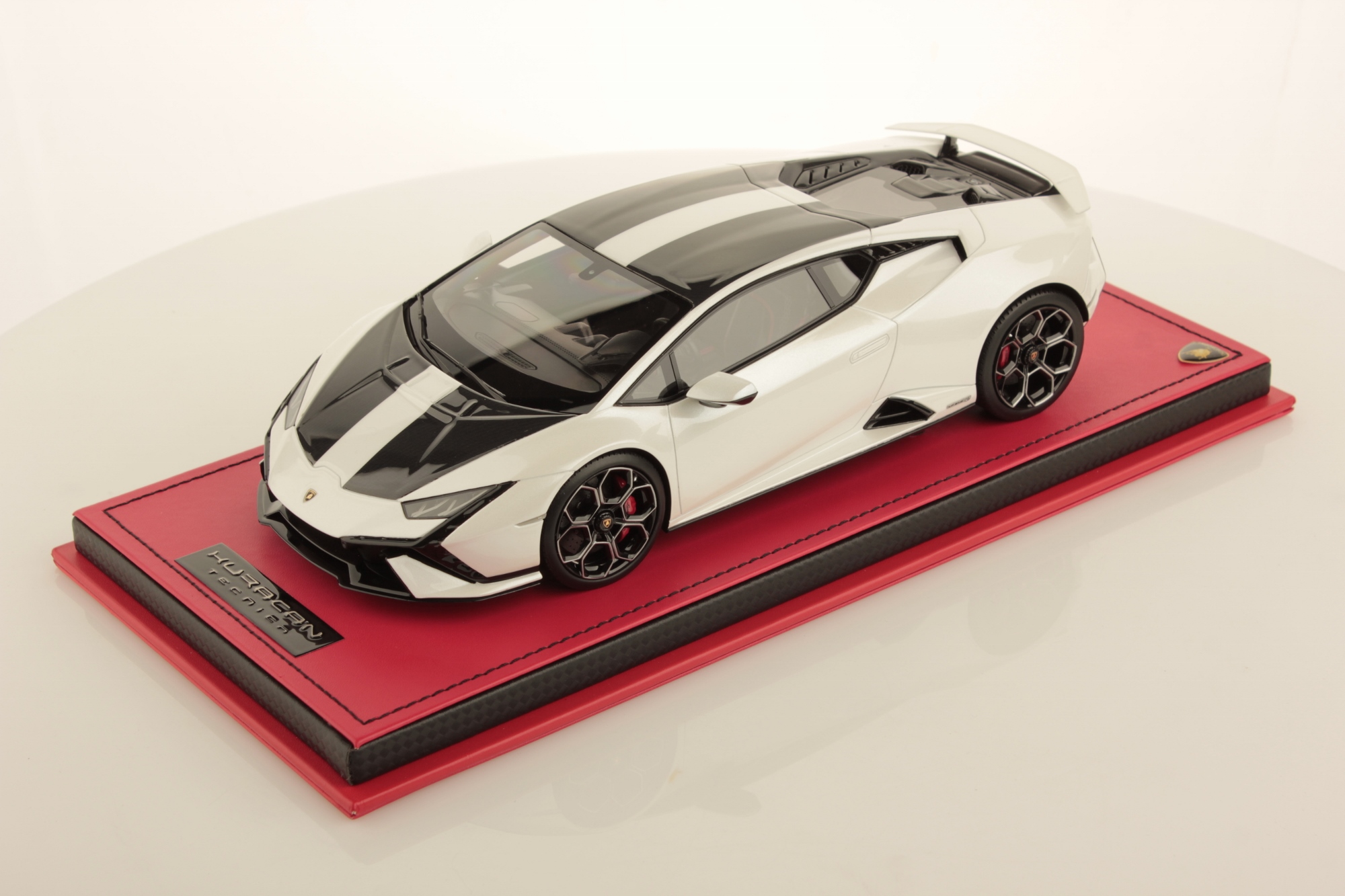 mr-collection-models-lamborghini-hurac-n-tecnica-miniature-auto-1-18 image 1