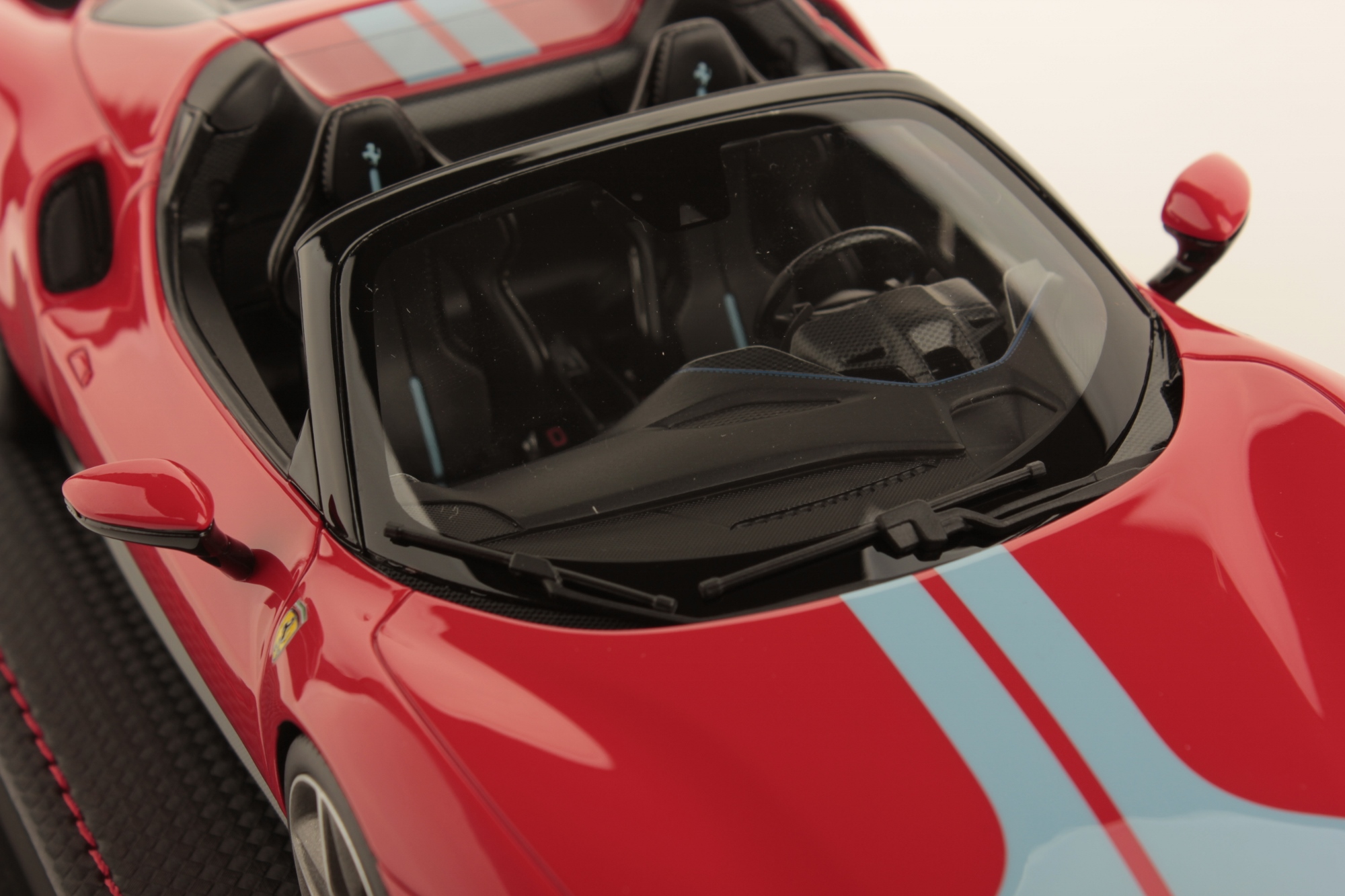 mr-collection-models-ferrari-296-gts-1-18-miniature-berlinetta-spider-hybride image 2
