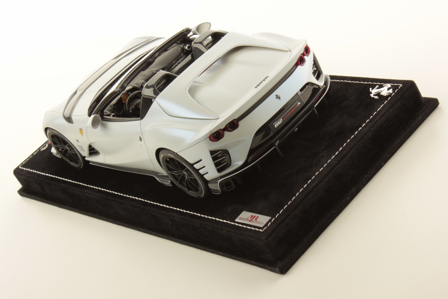 mr-collection-models-ferrari-812-competizione-a-1-18-miniature-targa image 4