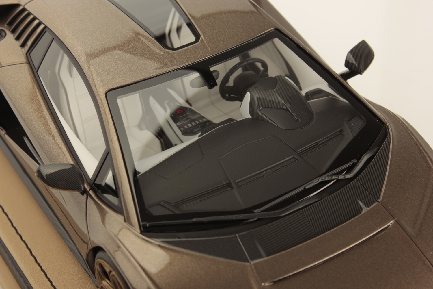 mr-collection-models-lamborghini-countach-lpi-800-4-1-18-3 image 6