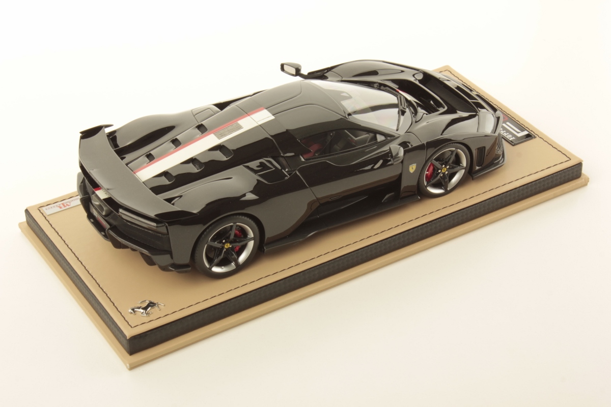 mr-collection-models-ferrari-f80-miniature-auto-supercar-limit-e-799-ex image 2