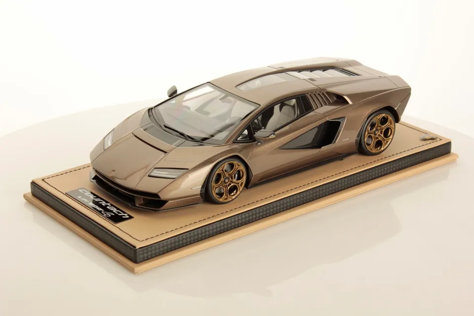 mr-collection-models-lamborghini-countach-lpi-800-4-1-18-3 image 1