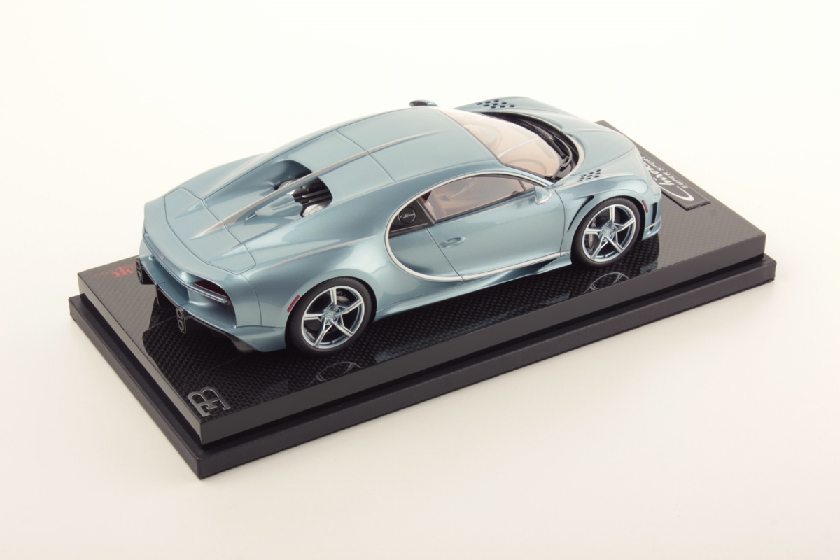 mr-collection-models-bugatti-chiron-super-sport-1-18-4 image 2