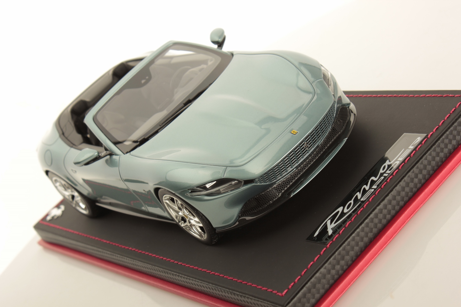 mr-collection-models-ferrari-roma-spider-1-18-miniature-auto-2 image 3