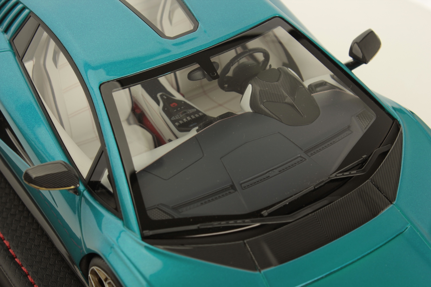 mr-collection-models-lamborghini-countach-lpi-800-4-1-18-miniature-auto-de-colle image 6