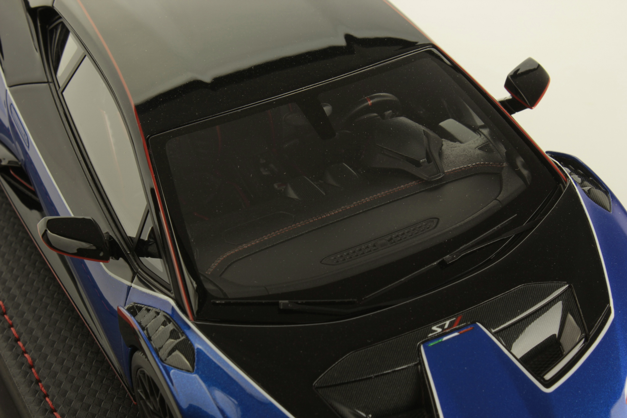mr-collection-models-lamborghini-huracan-stj-1-18-2 image 6