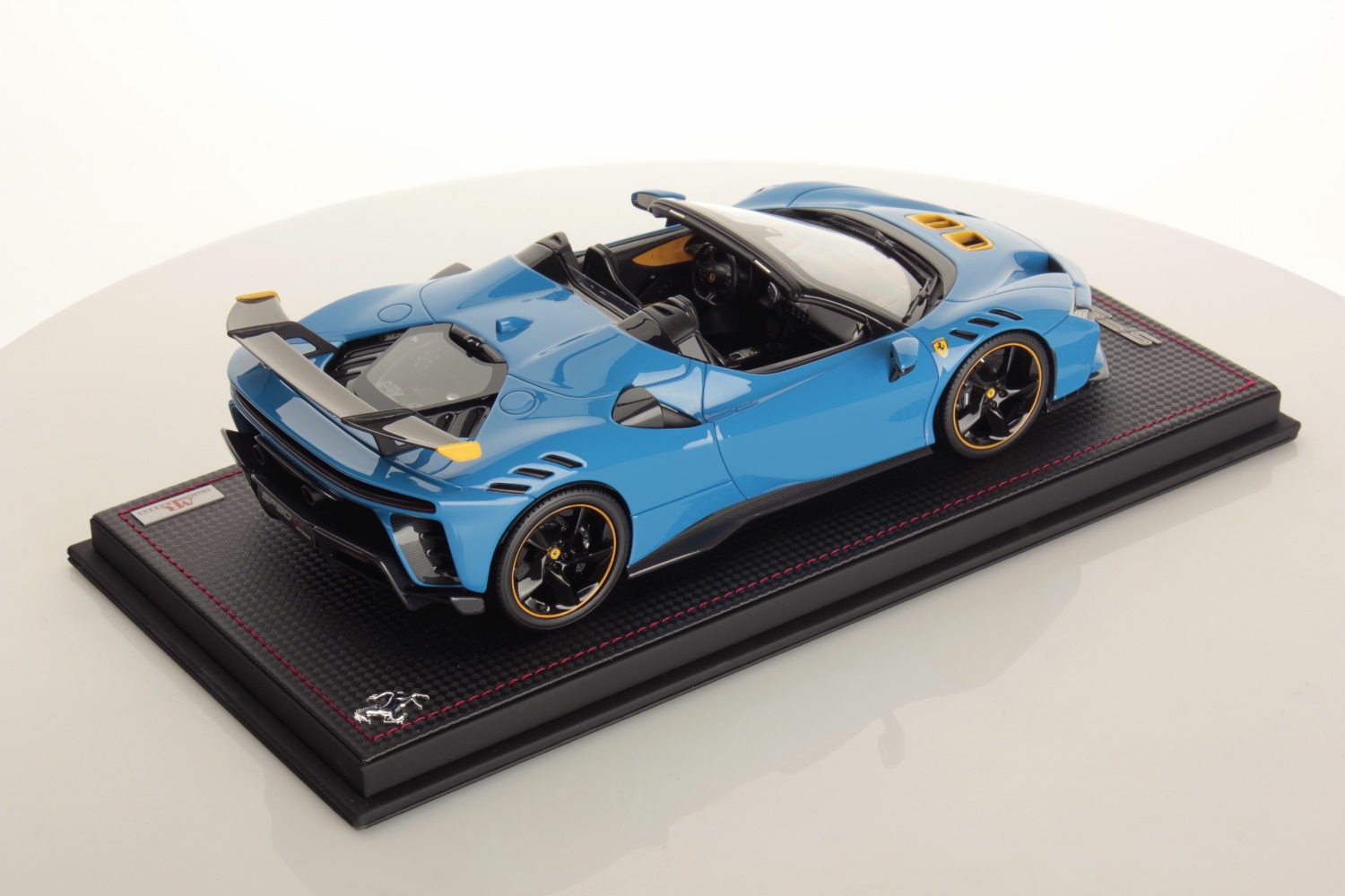 mr-collection-models-ferrari-sf90-xx-spider-miniature-auto-de-collection-2 image 2