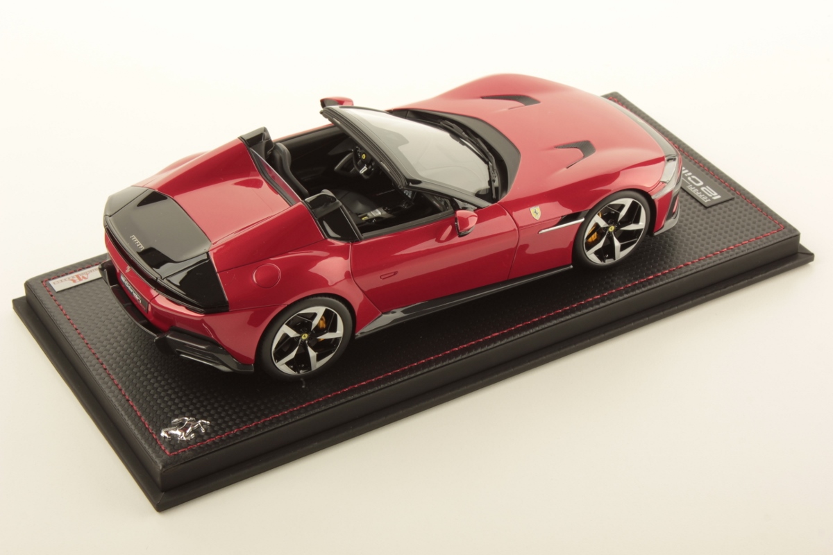 mr-collection-models-ferrari-12-cilindri-spider-1-18-3 image 2