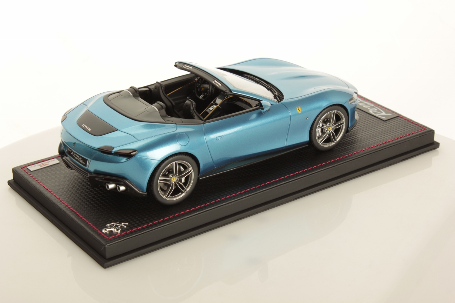 mr-collection-models-ferrari-roma-spider-1-18-miniature-auto image 2