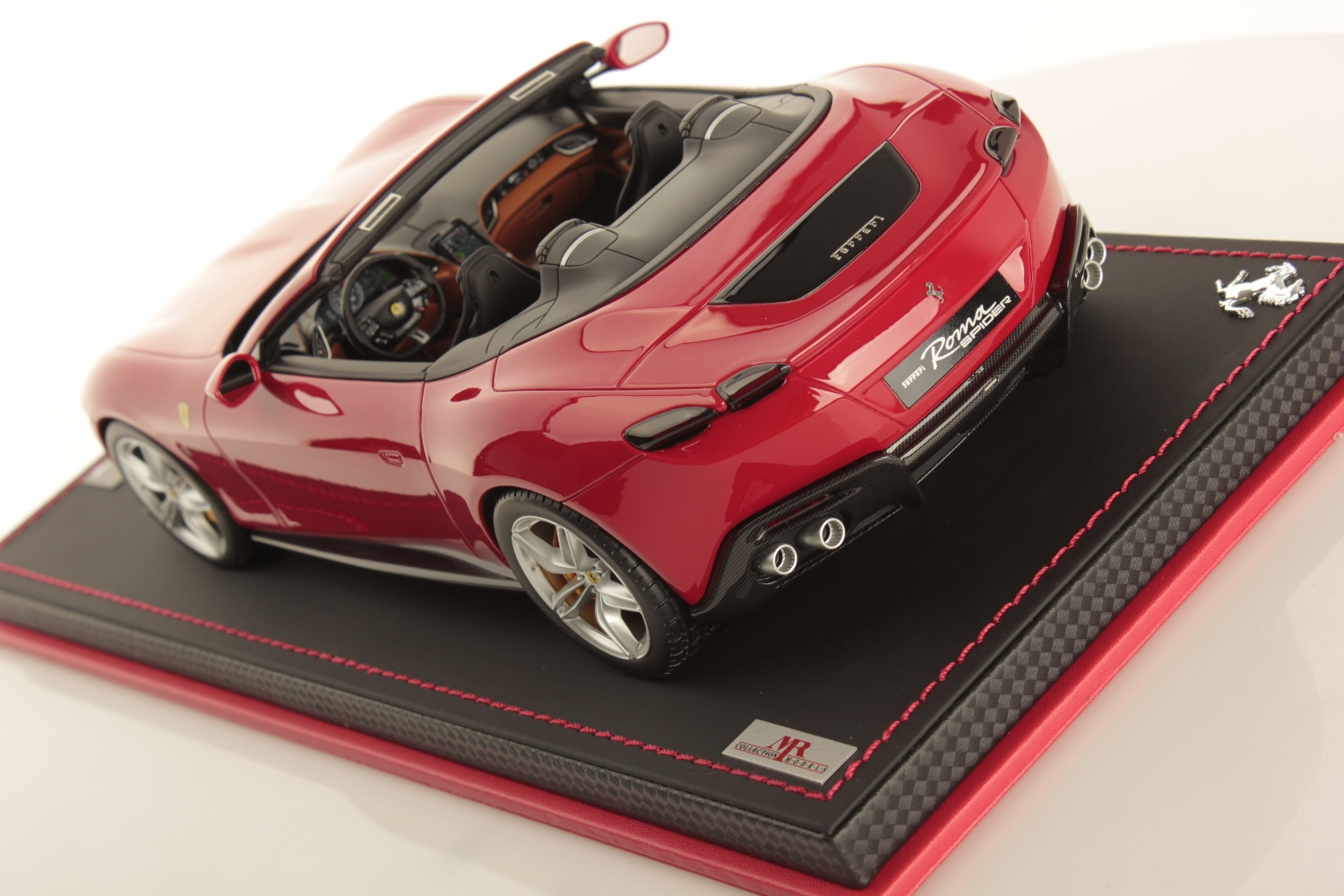 mr-collection-models-ferrari-roma-spider-1-18-miniature-auto-cabriolet-2 image 4