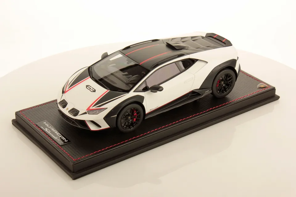 mr-collection-models-lamborghini-hurac-n-sterrato-1-18-2 image 1