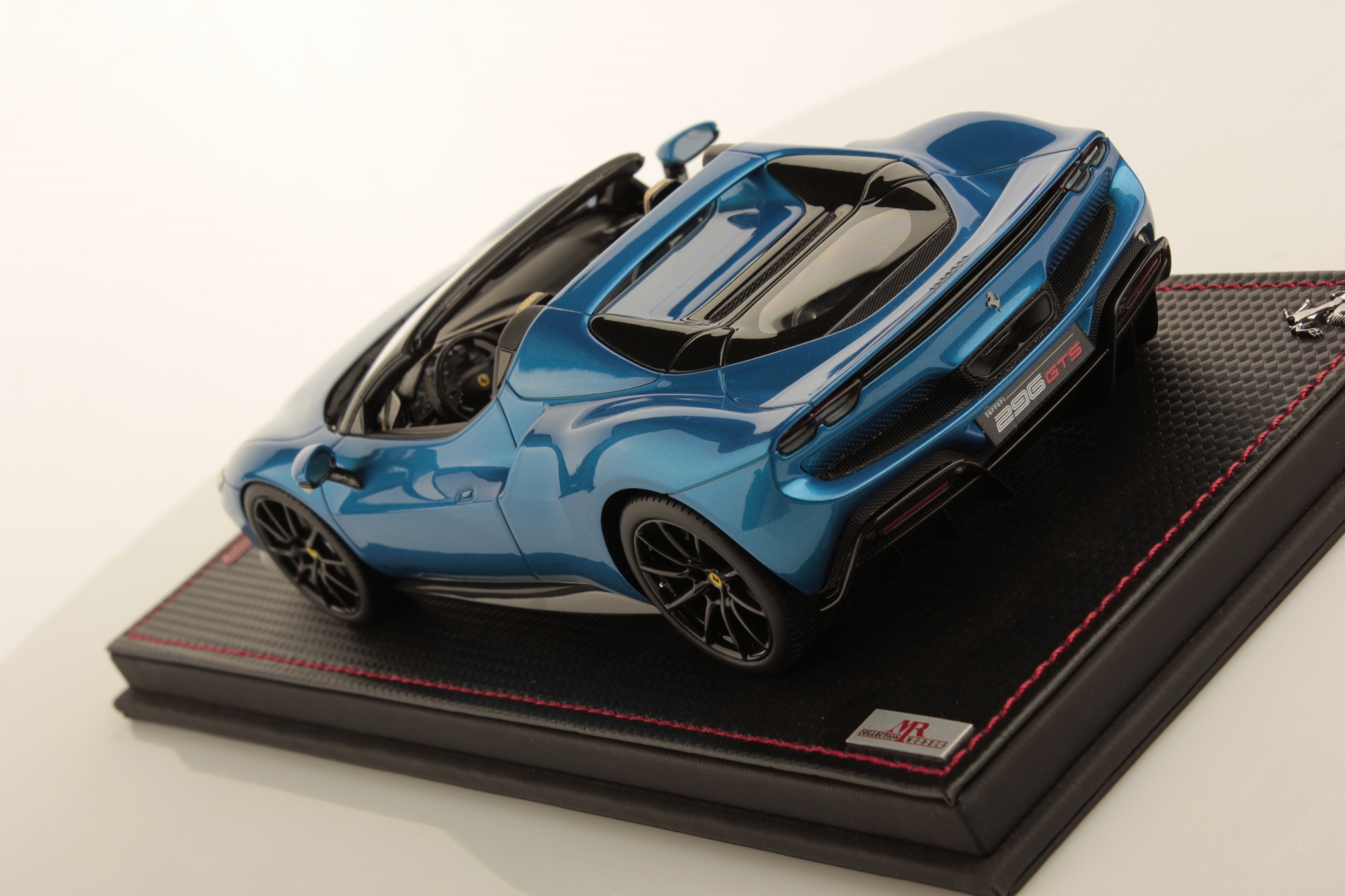 mr-collection-models-ferrari-296-gts-1-18-miniature-v6-phev-dition-collection image 4