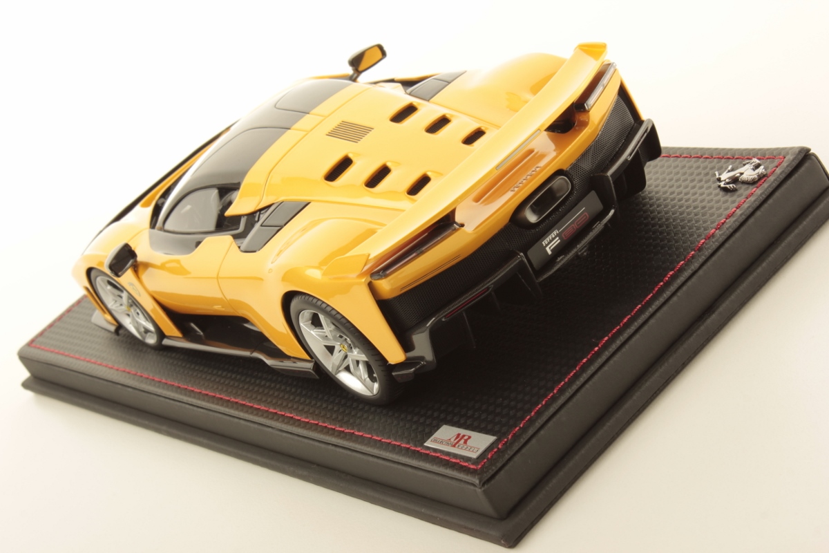 mr-collection-models-ferrari-f80-1-18-3 image 4
