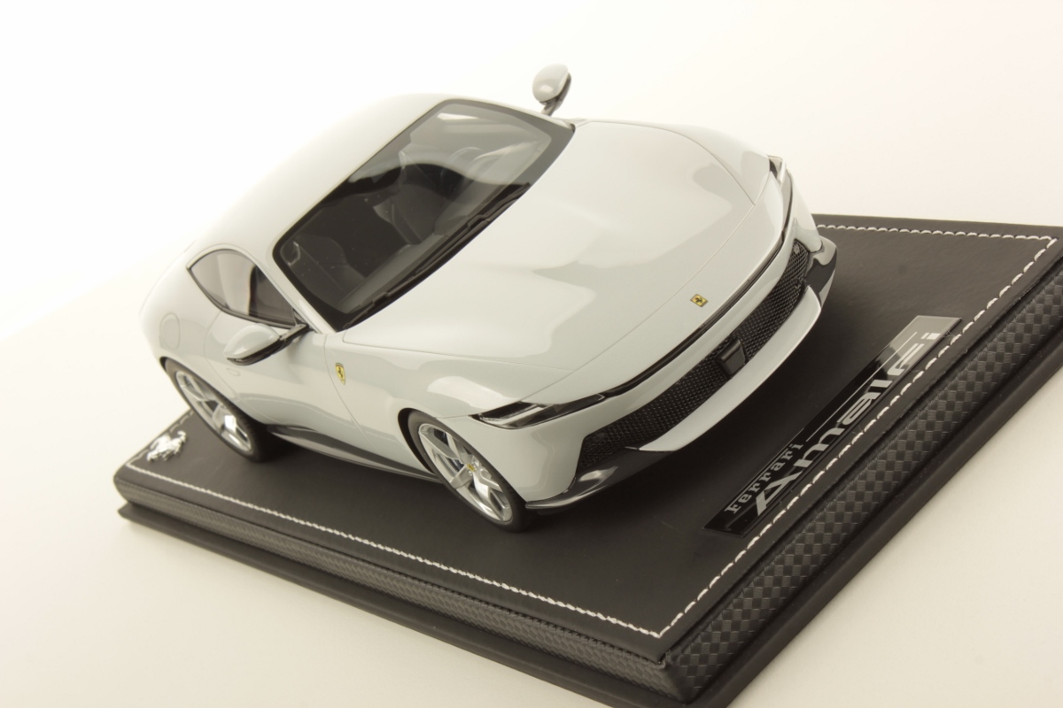 mr-collection-models-ferrari-amalfi-1-18-miniature-auto image 3