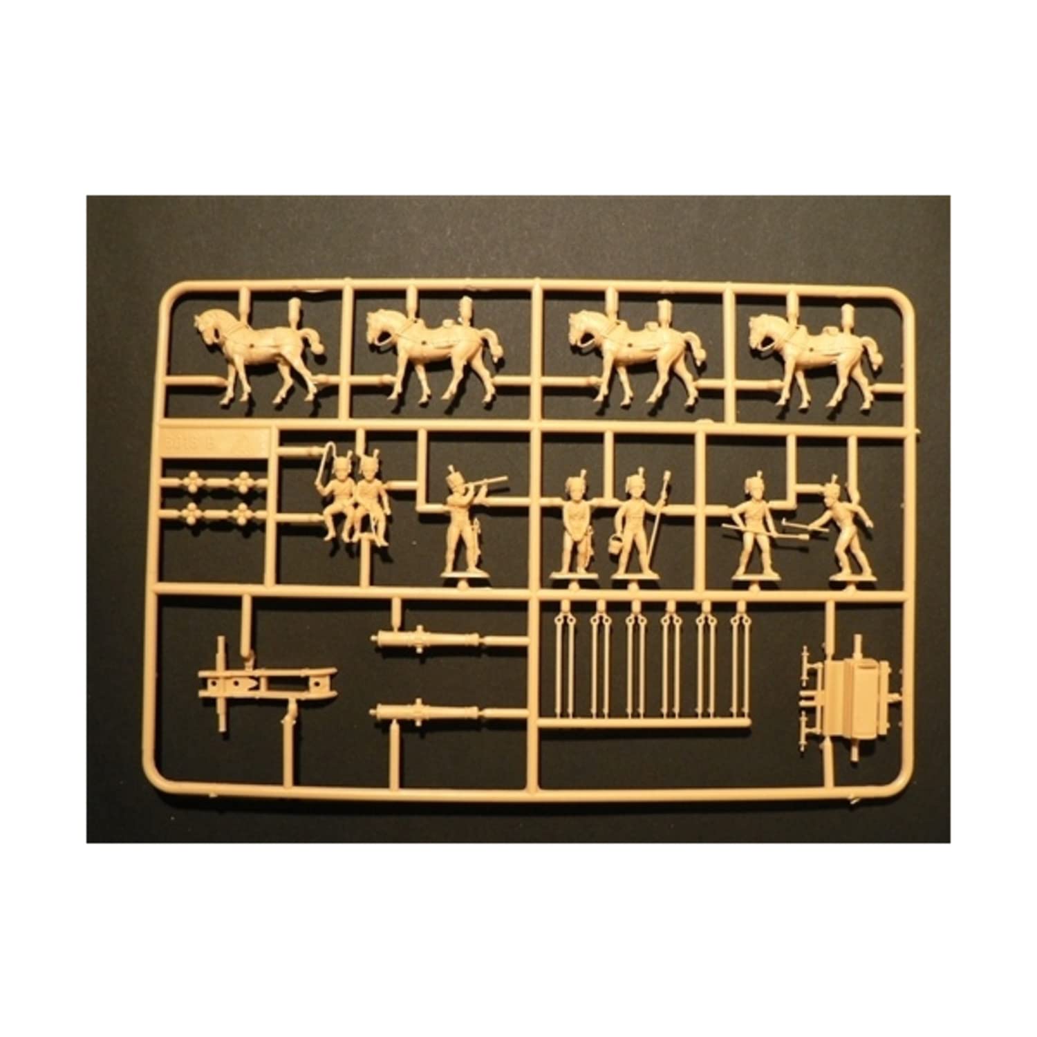 italeri-i6018-maquette-figurines-artillerie-de-la-garde-fran-aise-chelle-1-72 image 2