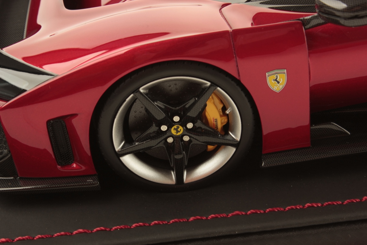 mr-collection-models-ferrari-f80-1-18-2 image 5