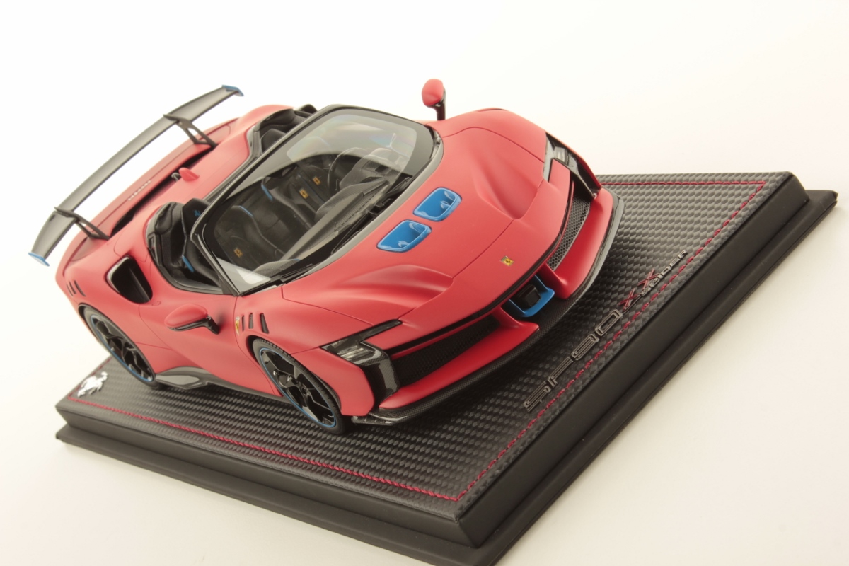 mr-collection-models-ferrari-sf90-xx-spider-miniature-auto-de-collection-d-couvr image 3