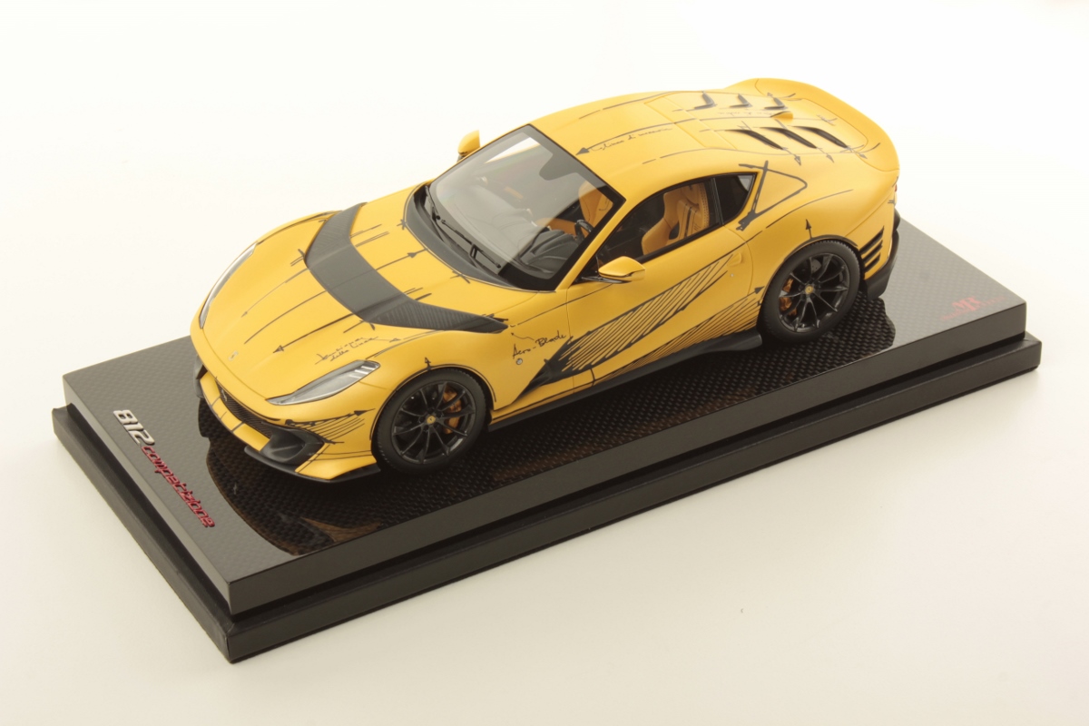 mr-collection-models-ferrari-812-competizione-1-18-miniature-auto-collection image 1