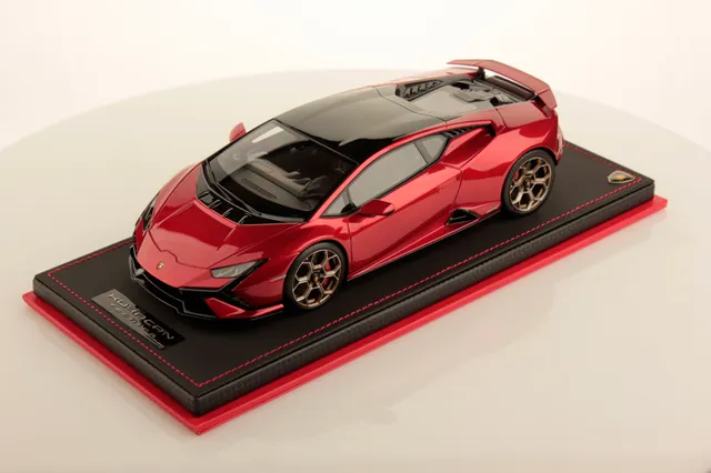 mr-collection-models-lamborghini-hurac-n-tecnica-1-18-miniature-auto-de-collecti-4 image 1