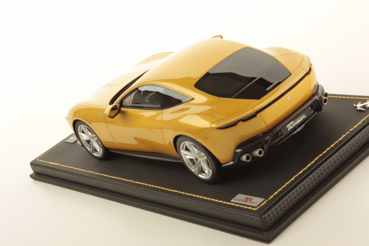 mr-collection-models-ferrari-amalfi-1-18-miniature-auto-de-collection image 4