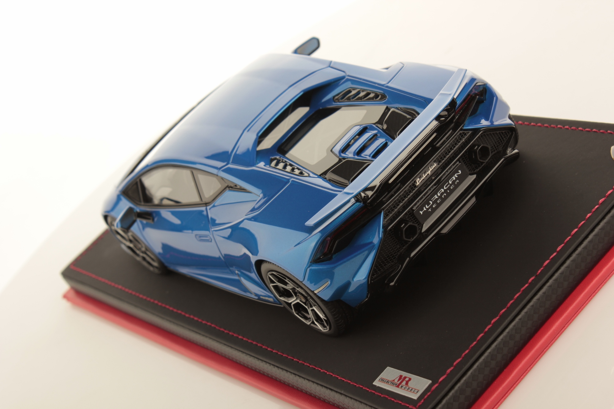 mr-collection-models-lamborghini-hurac-n-tecnica-1-18-miniature-auto-de-collecti-2 image 4